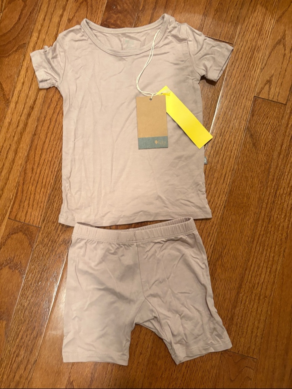 Kyte Baby Neutral Tee and Shorts Set